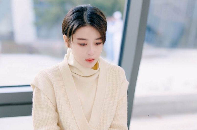 张馨予帮助摔倒的老人,张馨予帮助的老爷爷的视频