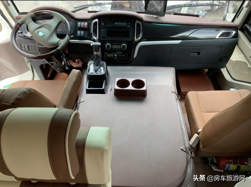 金旅考斯特房车感受,金旅考斯特房车火车版