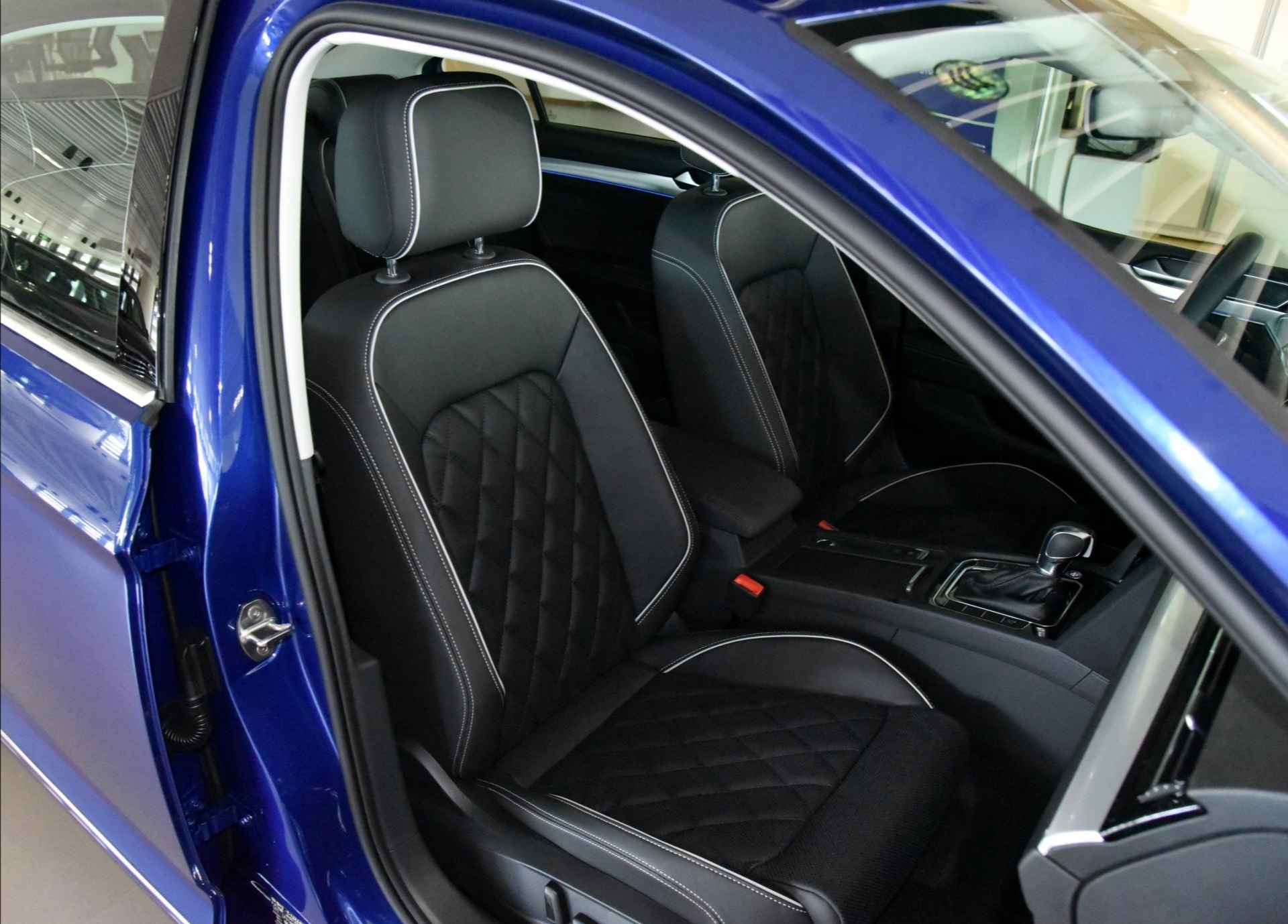 大众迈腾2020款2.0t油耗多少,2017年大众迈腾1.8t百公里油耗