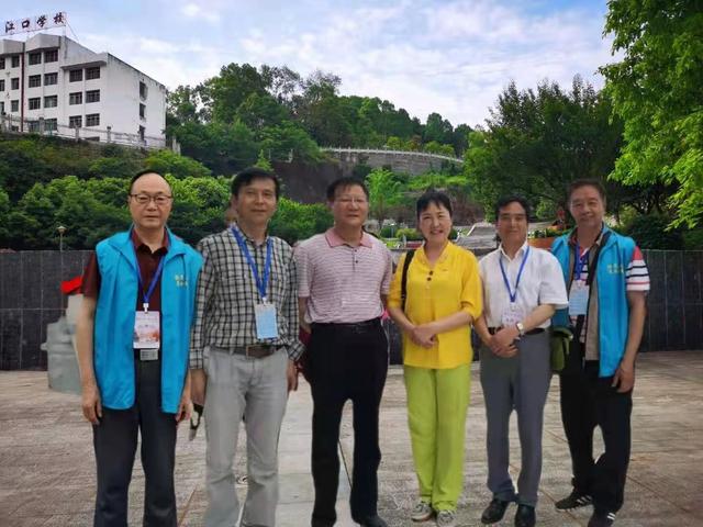 铁道兵朗诵诗一首,铁道兵战友写诗