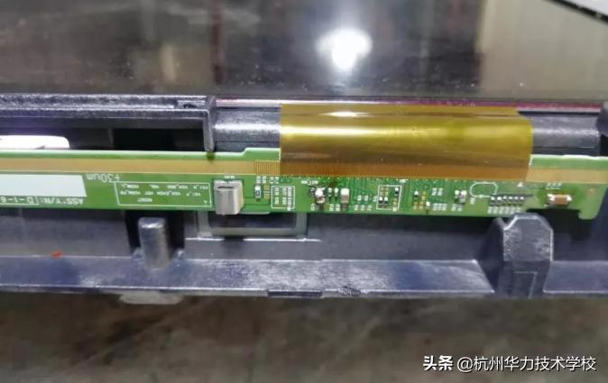 维修TCL液晶电视L42F1300-3D灰屏-杭州华力学校