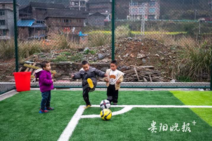 黎平县盖宝侗寨,黔东南盖堡侗寨足球场