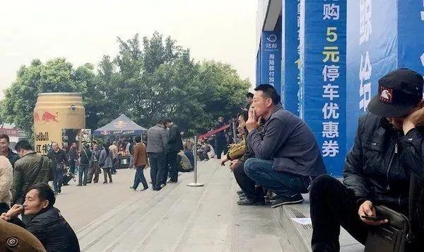 车贷还清绿本是在4s店还是在银行,车贷还清后一直不肯给绿本怎么办