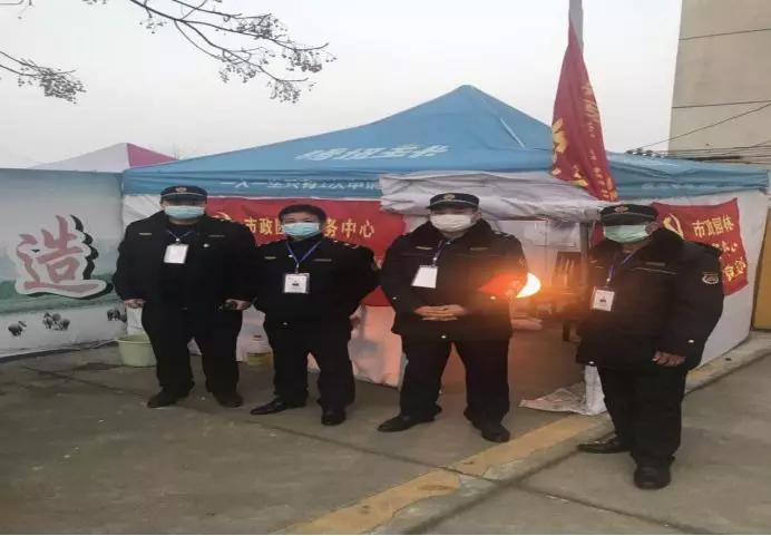 医护人员奔赴抗疫一线,带着家人一起踏上旅途