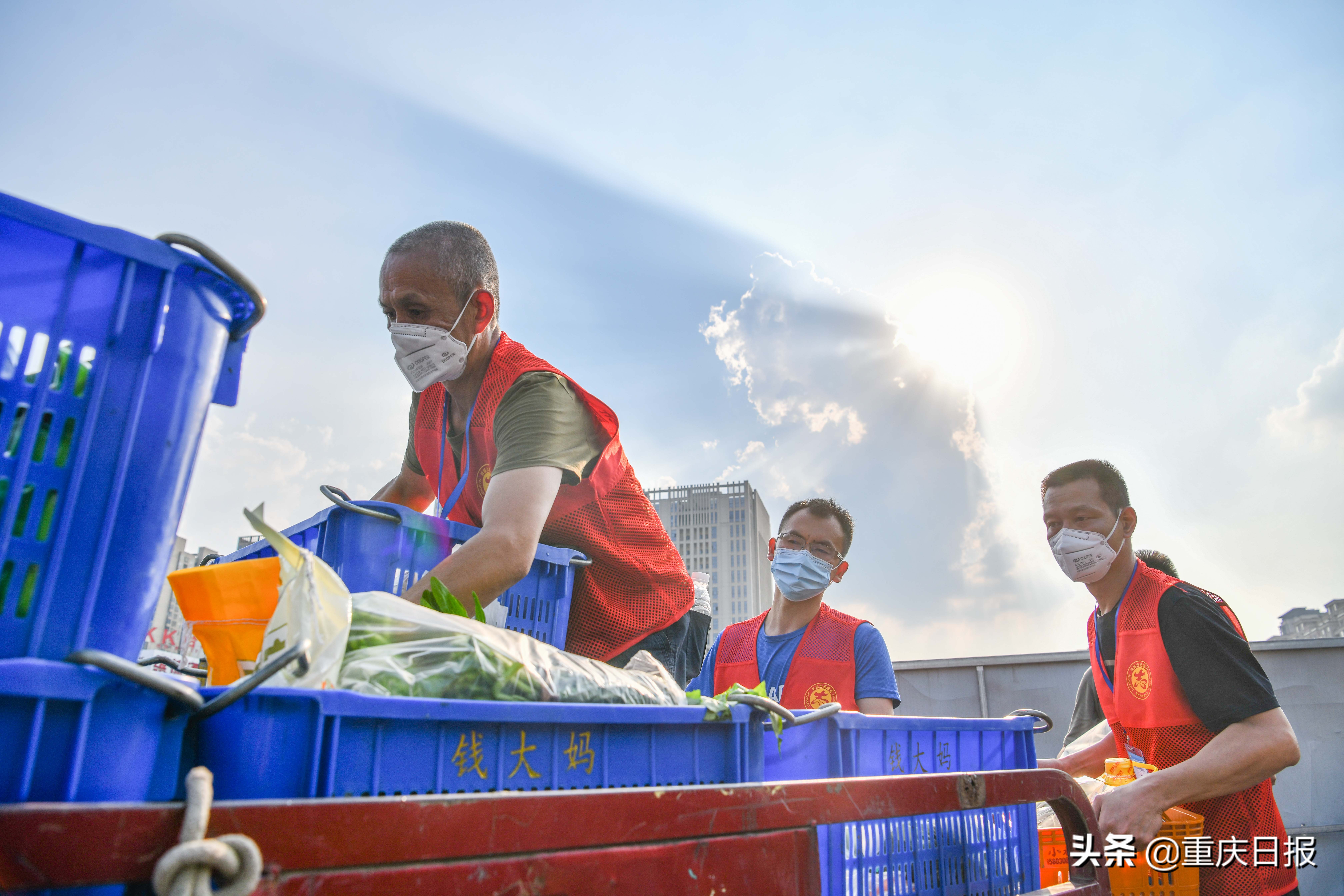 隔离小区的保供“接力赛”