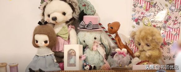 怎么用不要的衣服给玩偶做裙子,怎么给小玩偶做好看的小裙子