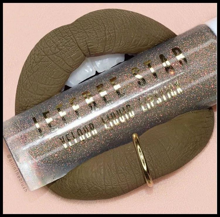 最流行显白的微潮色低调,显白又适合素颜的潮色