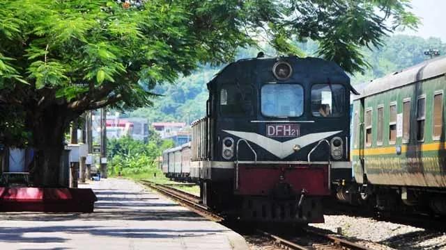 东方红21型内燃机车驾驶,东方红21型内燃机车结构组成