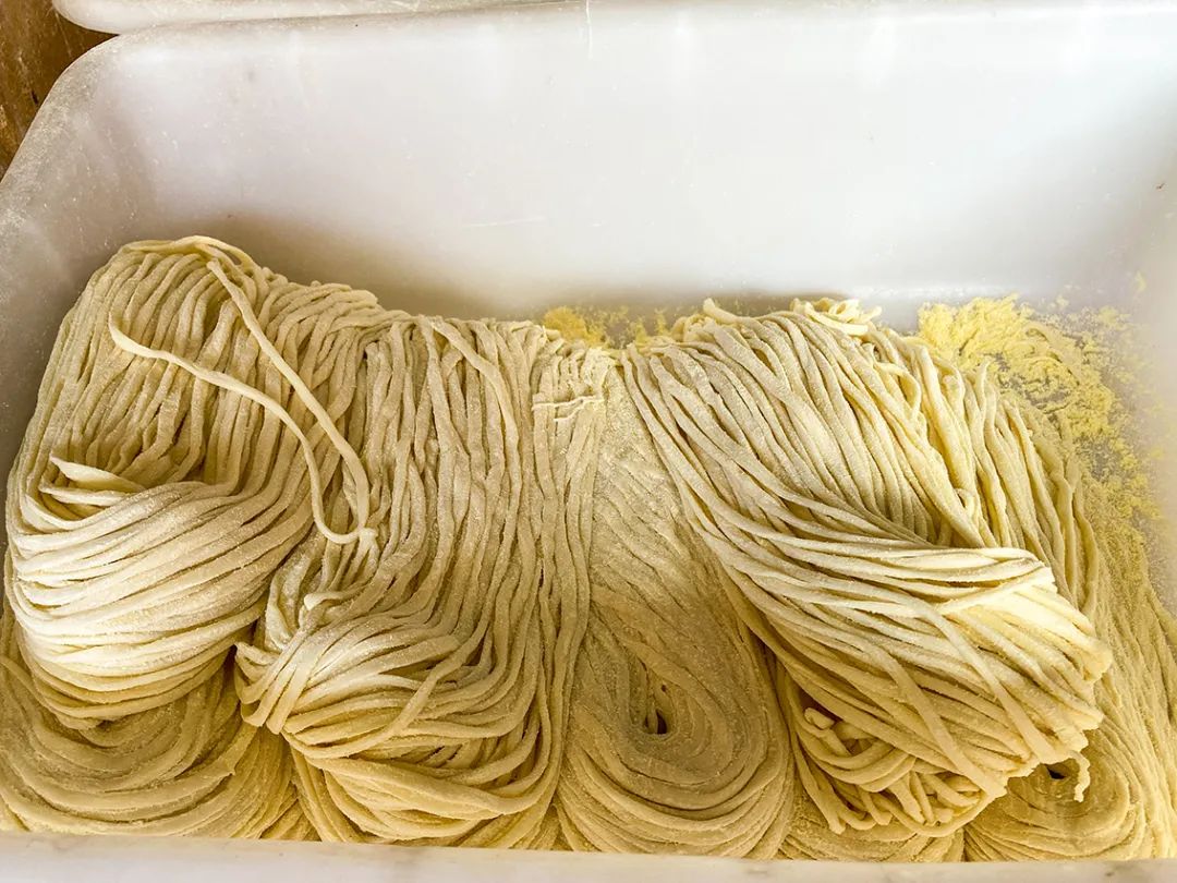 不错挺便宜的早市,附近比较旺的早市