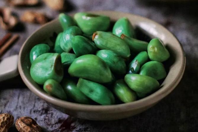 70岁老人卖泡菜,七十岁大爷卖酸菜