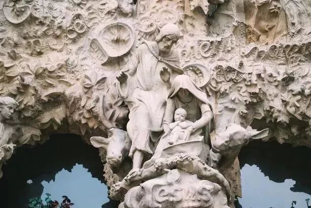 巴塞罗那72小时:住进高迪的幻梦世界