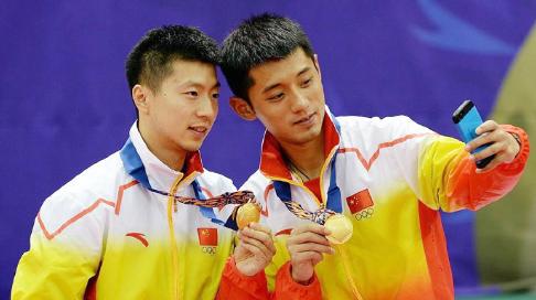 “藏獒”张继科的*艳猎**史,球场射手用在情场并未见效,33岁仍单身