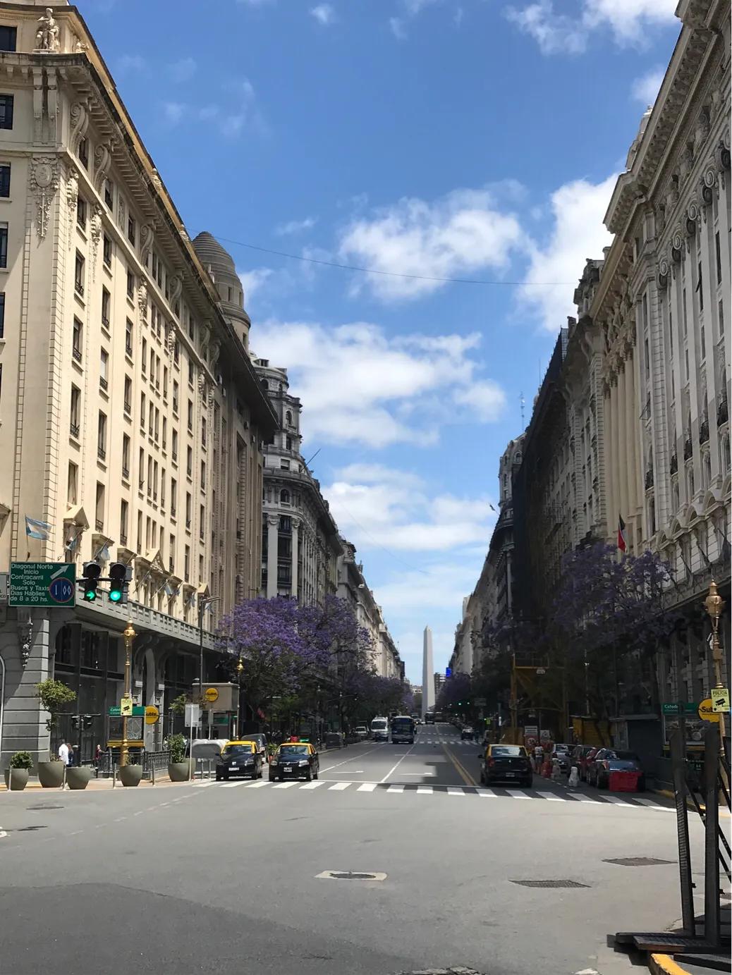 英国单方面宣布疫情结束,英国疫情首相喊话英文版