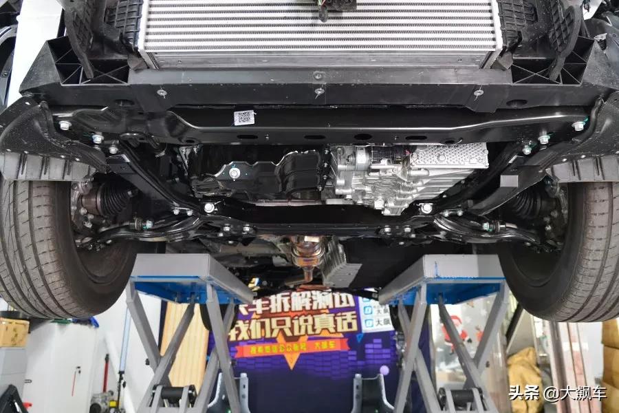 领克09底盘和xc90底盘对比,领克09底盘和福特探险者底盘对比