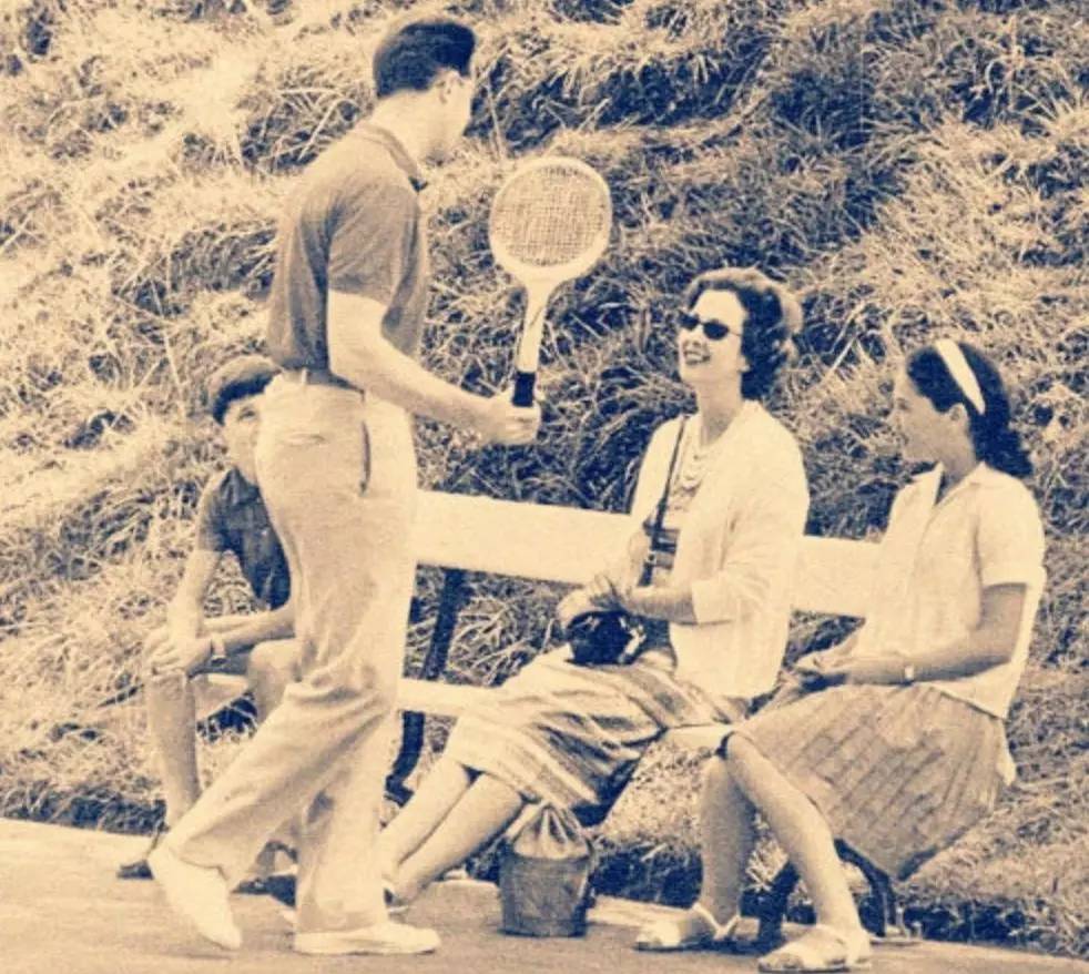 帅炸天，独宠不育王后33年，比利时“鲜肉”国王太苏了吧