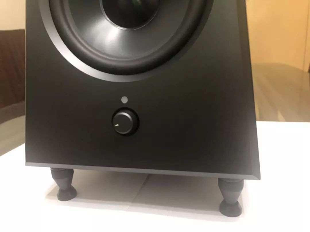 一个修理专业音响多人的德国人设计的reProducerEpic5音箱试用