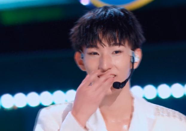 破音、装可爱、塑料兄弟情,他们那么普通却那么自信