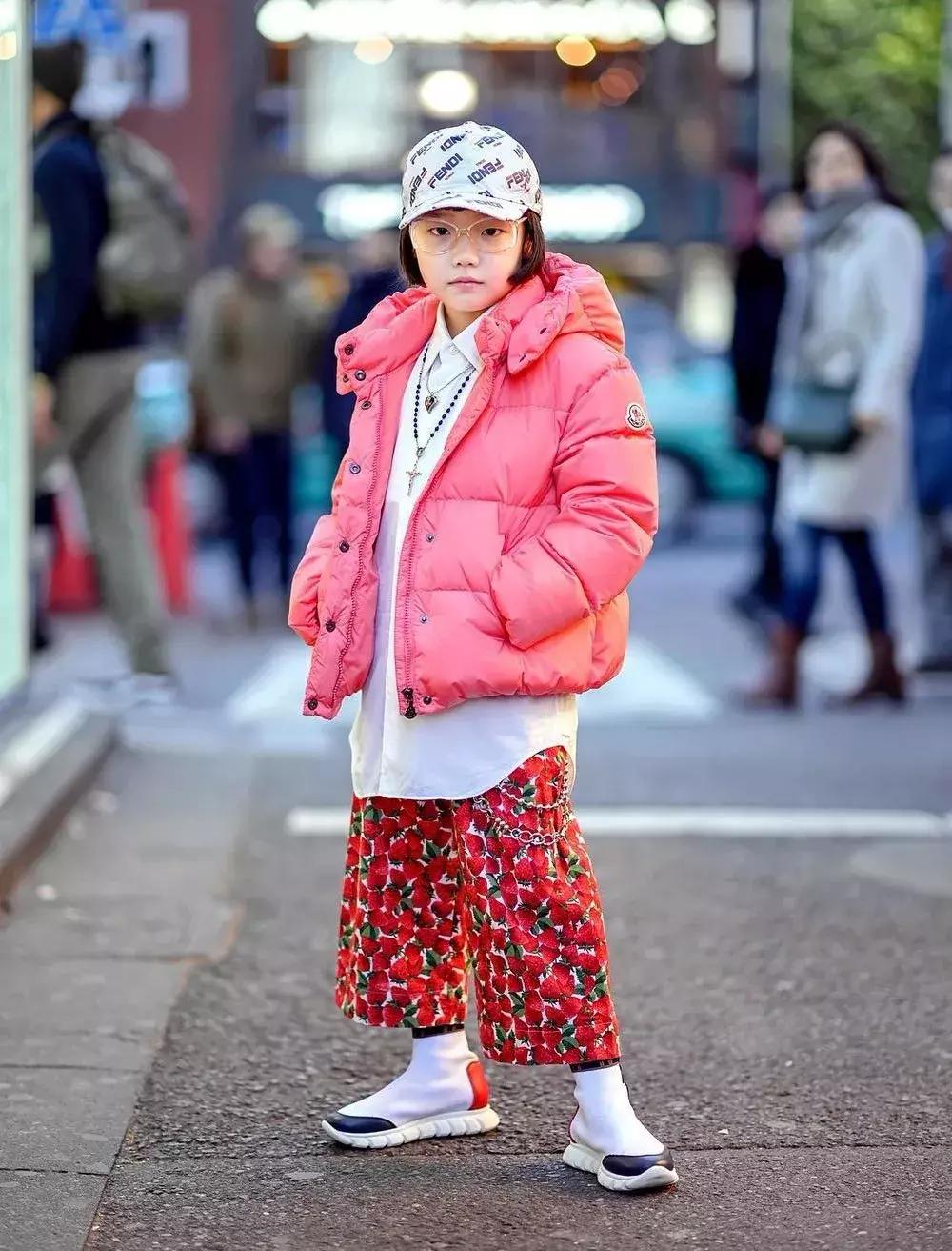ins最火的“潮童”|5岁迷倒众生，10岁创立个人潮牌....