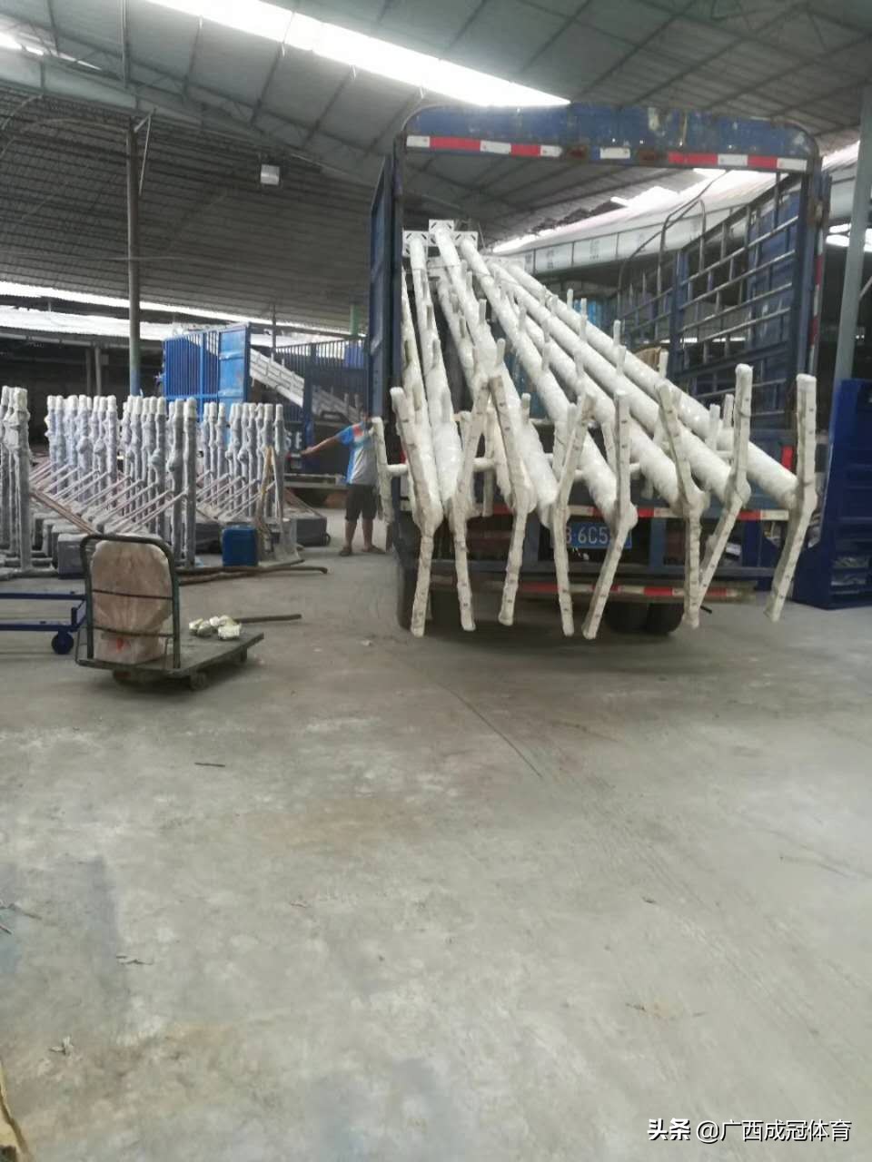 高杆led球场灯具价格,球场灯广场灯高杆灯生产厂家