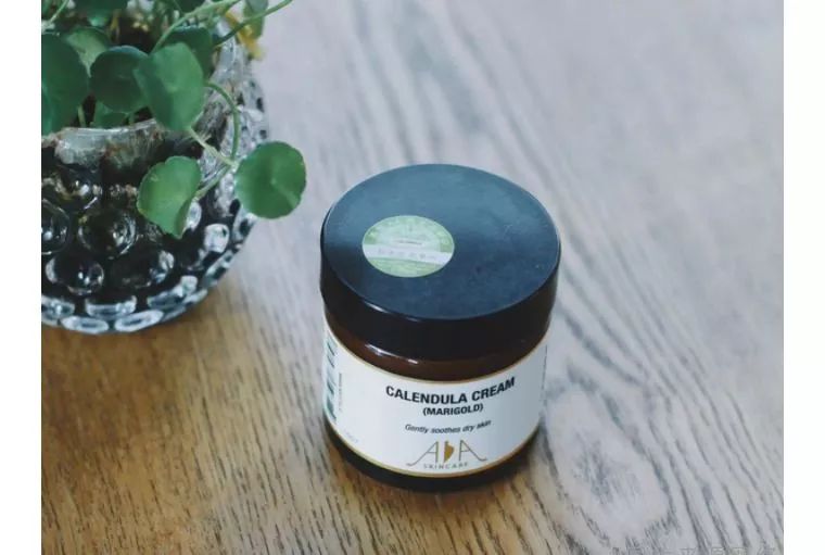 夏天美白护肤品推荐贫民窟,300搞定全套护肤品贫民窟女孩必入