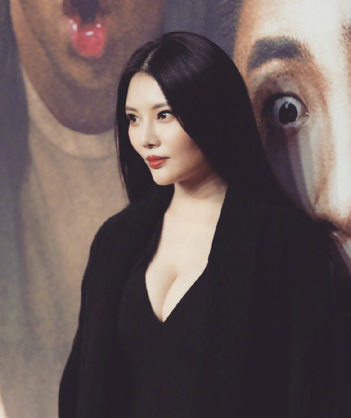 29岁新一代乳神，大嫂徐冬冬，身材火辣劲爆，柳岩也比不上