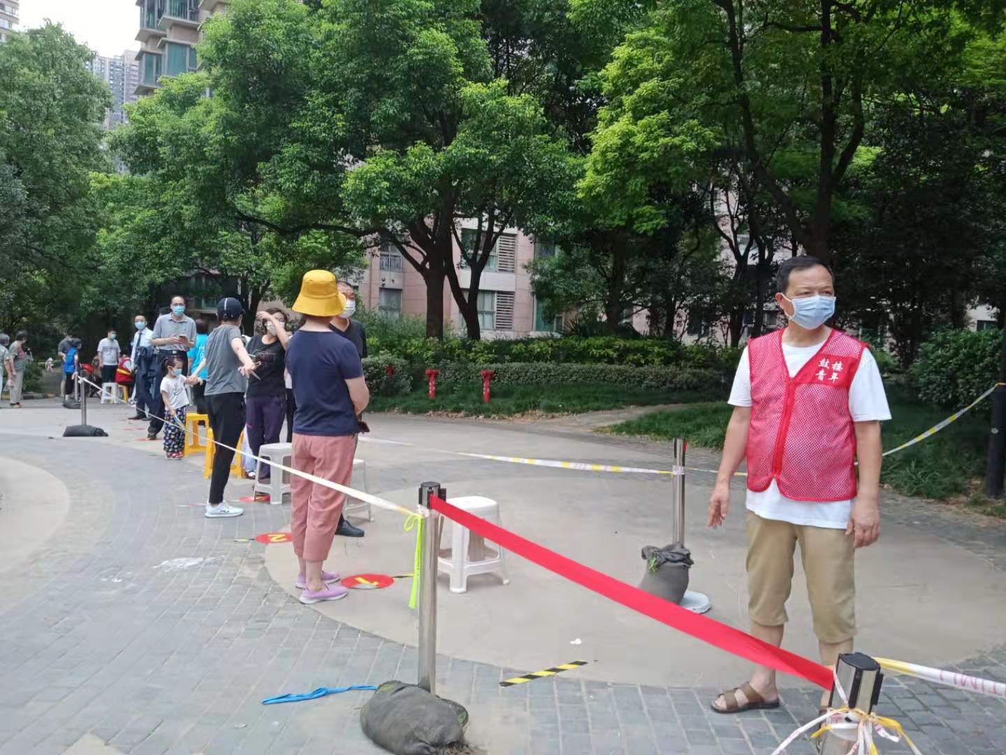 区街新闻｜70多幅照片记录世茂滨江社区辖内志愿者，南京感谢你们