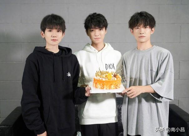 tfboys六周年演唱会指路,tfboys六周年演唱会小动作