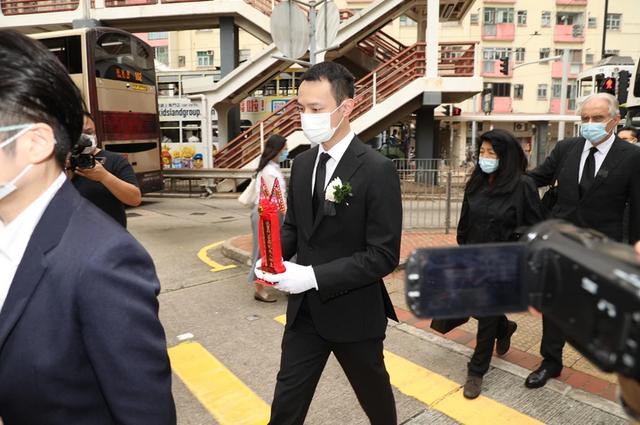 霍启刚郭晶晶罕见公开合照图文,霍启刚奶奶去医院探望郭晶晶视频