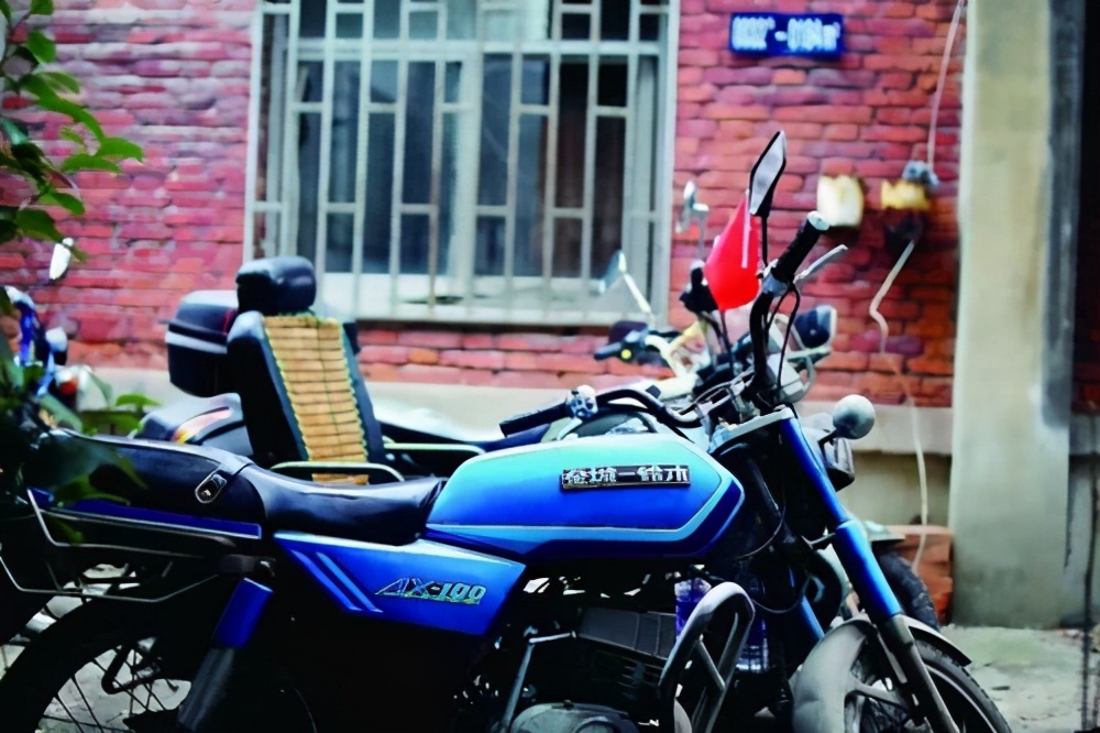 名下有报废摩托车影响出售小车吗,名下有报废摩托车还可以买新车吗