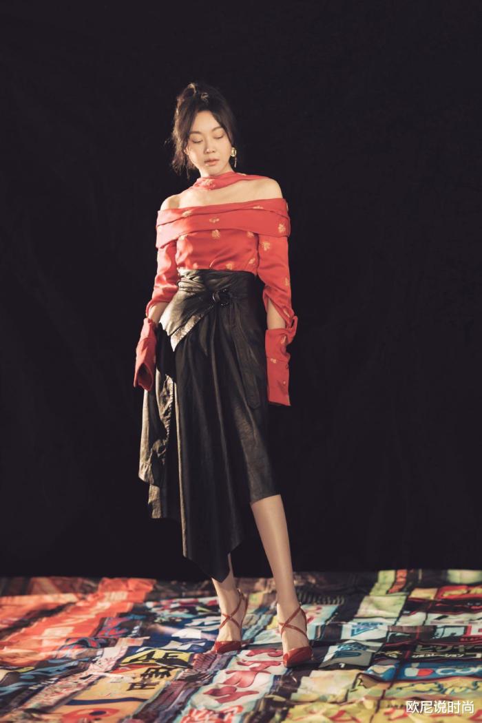 48岁闫妮的身材惊艳春晚,闫妮身材4k写真