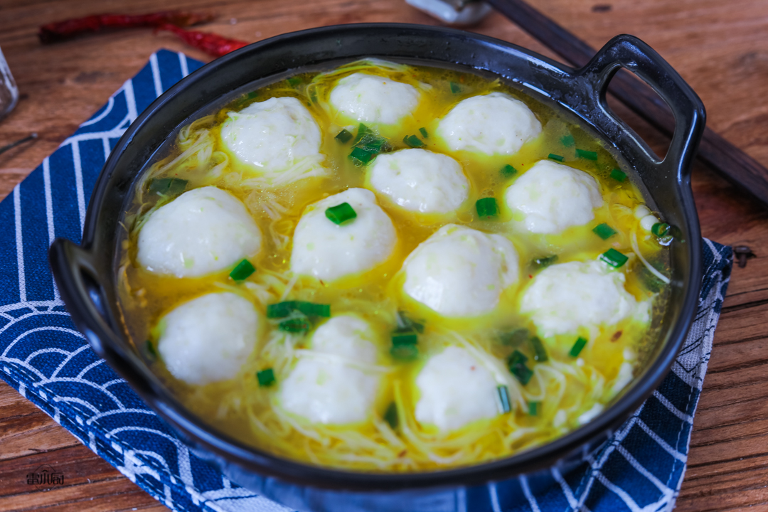 自己做鱼丸子的做法,自己做鱼丸的方法视频