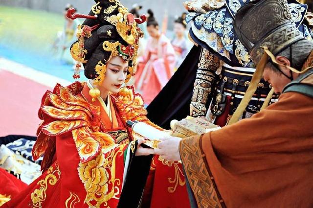 史书评价唐中宗李显,唐中宗李显有多懦弱