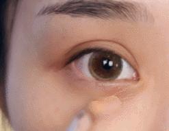 怎么画眼妆才不显脏,想学画眼妆今年最流行的眼妆