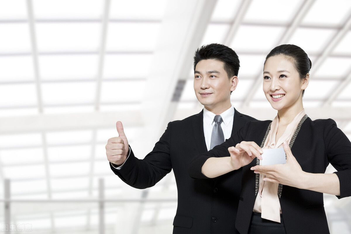 什么信用卡提额快风控低,信用卡要怎么用提额度比较快