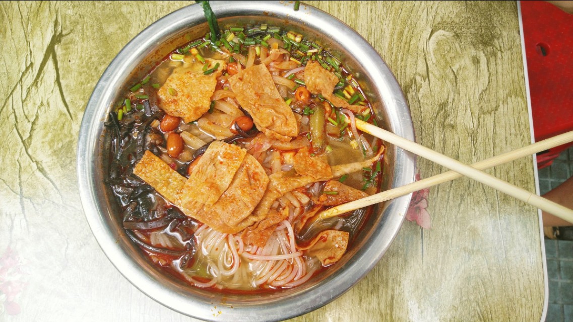 柳州螺蛳粉最多的街,柳州螺蛳粉哪家必打卡