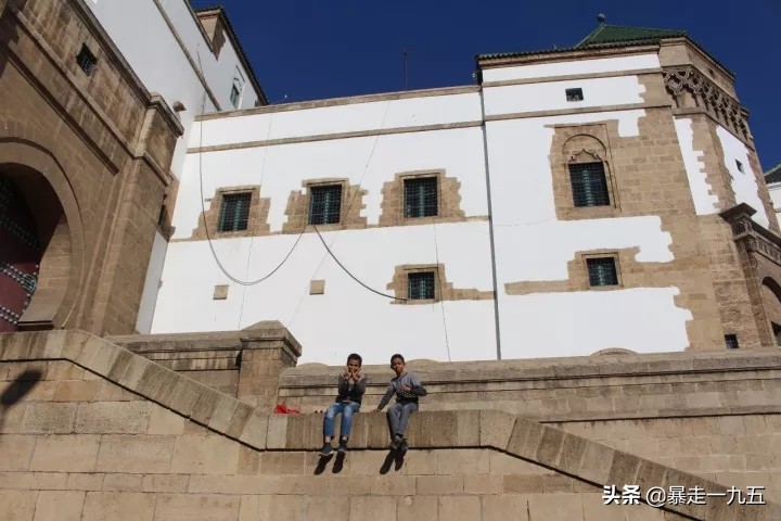 摩洛哥撒哈拉沙漠三毛,三毛的撒哈拉沙漠在摩洛哥