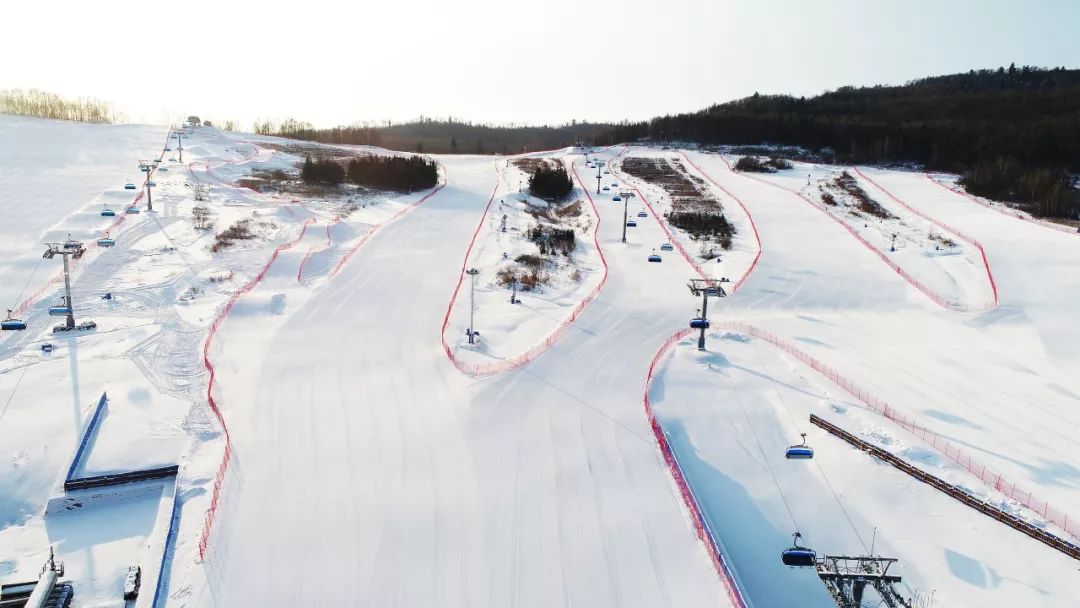 滑雪亲子训练营,冰雪亲子营