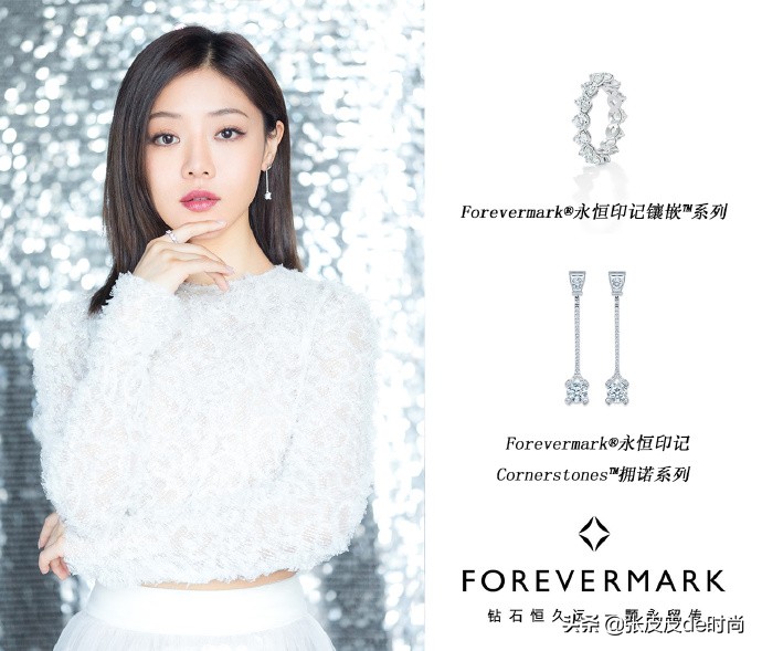 小姨妈邓家佳今年几岁了,小姨妈邓家佳晒照秀窈窕身材