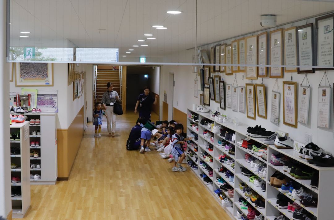 日本幼儿园体育教育视频,国外变态运动训练方法