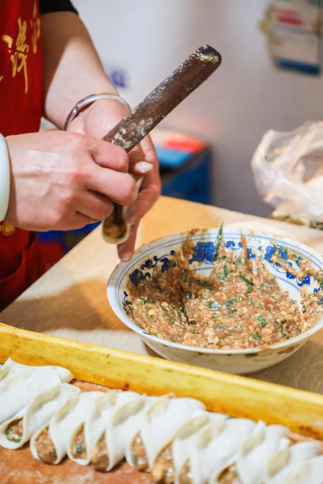 锅贴饺子四新道店,上海闵行开了几十年的锅贴店