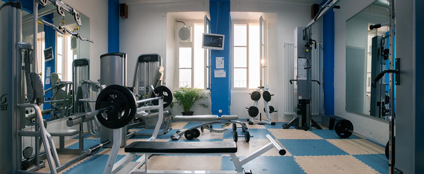 格里昂酒店管理教程,格里昂酒店管理学院2005