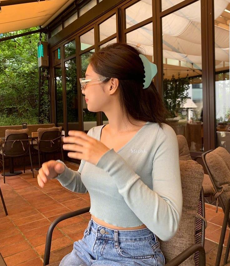 jennie金智妮穿搭工装裤,金智妮jennie毛衣开衫穿搭