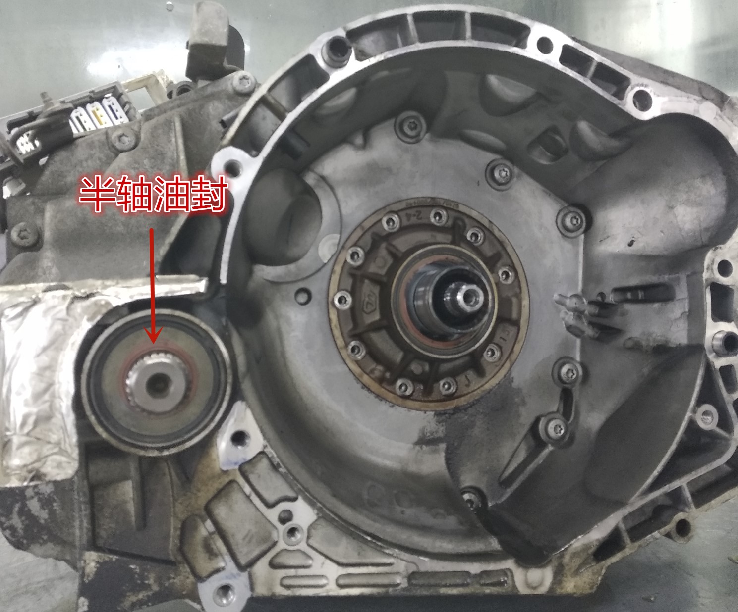 标致变速箱漏油解决方法,标致3008变速箱接合处漏油