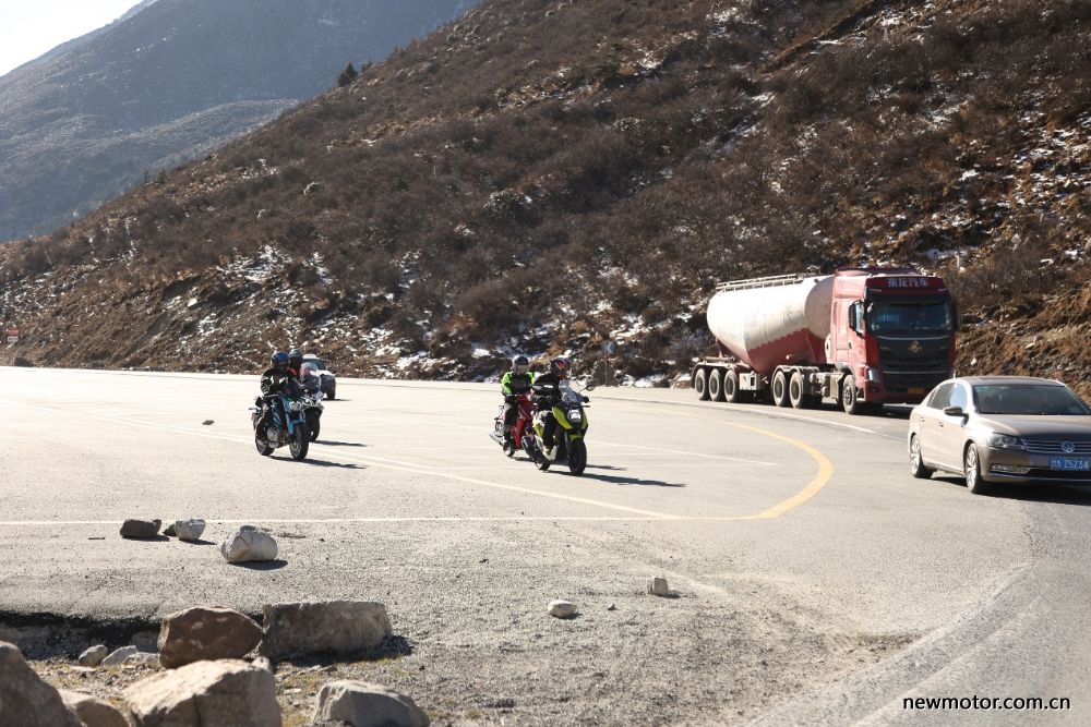 力帆kp350是双缸车吗,力帆kp350巡航版多少排量