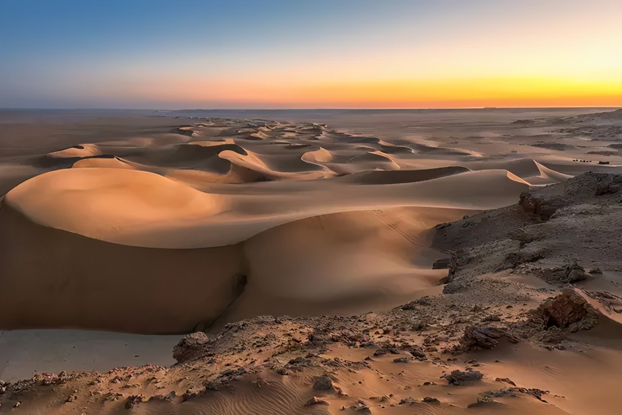 沙漠的沙子还没找到用途吗,沙漠的沙子真的一点用都没有吗