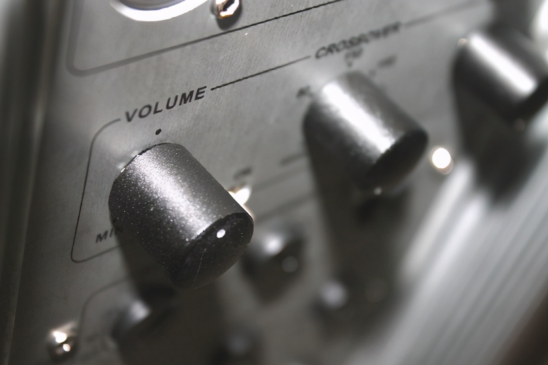 家庭影院数字重低音怎么使用,家庭影院12寸低音炮怎么调