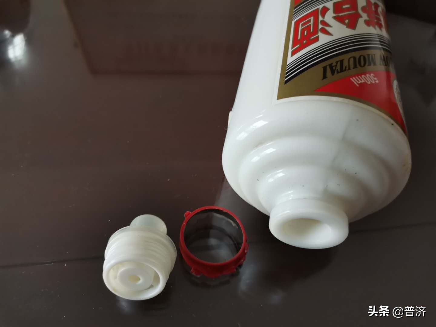 茅台酒瓶盖里的秘密,茅台瓶盖内暗藏什么玄机