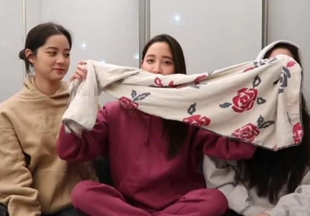 欧阳妮妮从小到大变化,欧阳妮妮做过的傻事