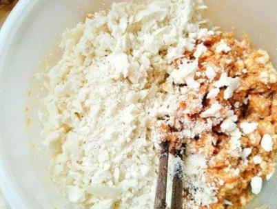 炸丸子怎么炸才会又酥又脆不回软,教你正确炸丸子外酥里嫩超级香