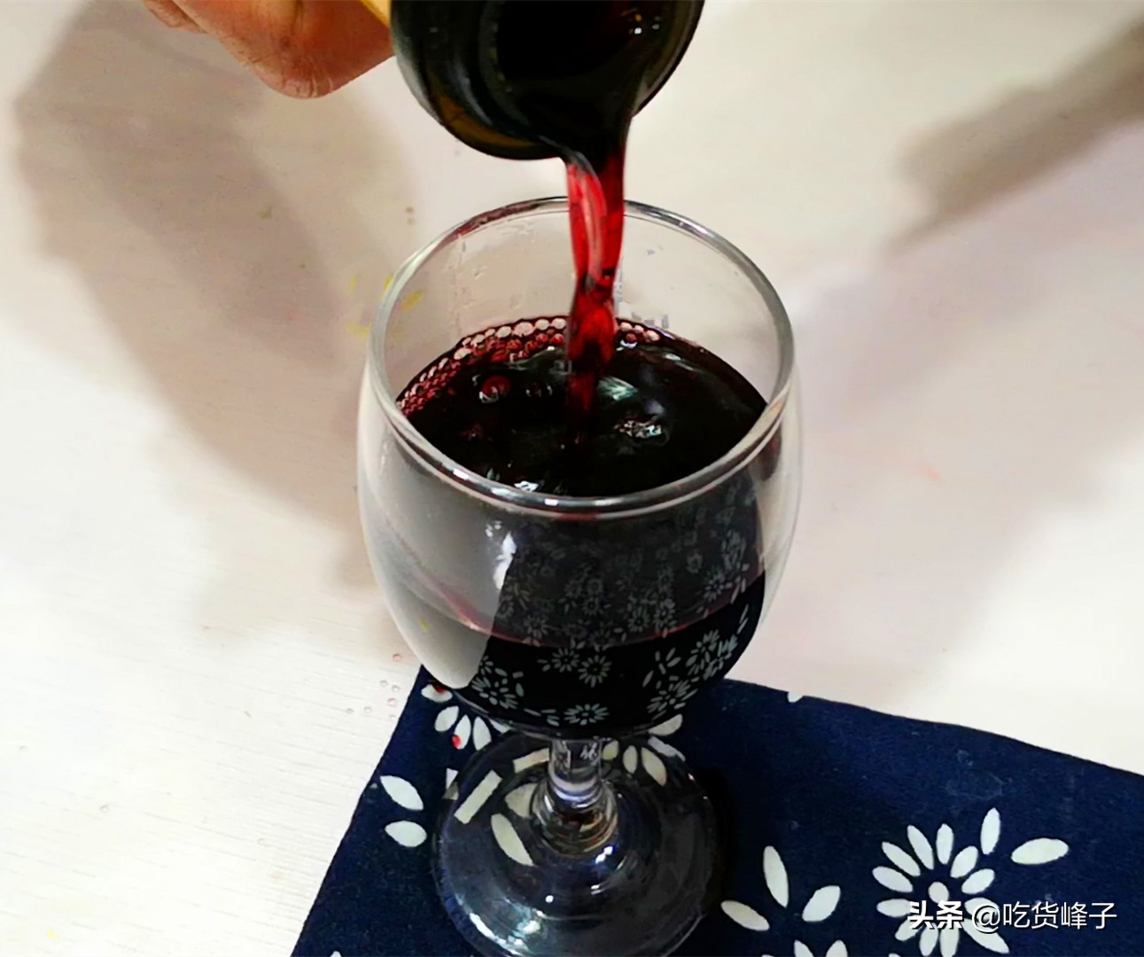 买红酒看品牌还是产区,买红酒看什么